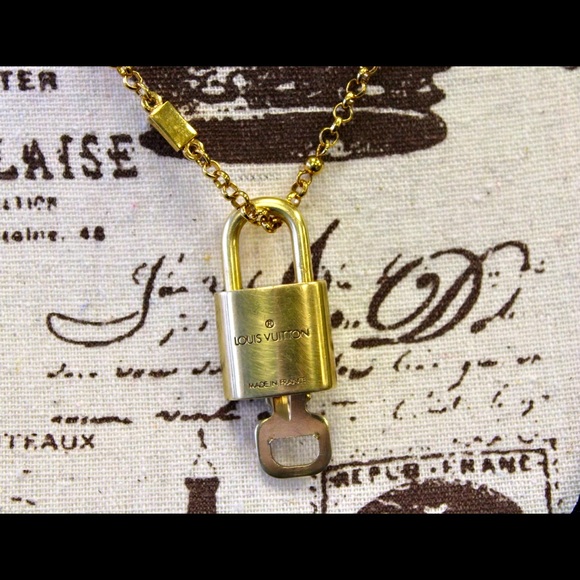 COPY - Louis Vuitton Locket on a non-lv gold plat… - Picture 1 of 2